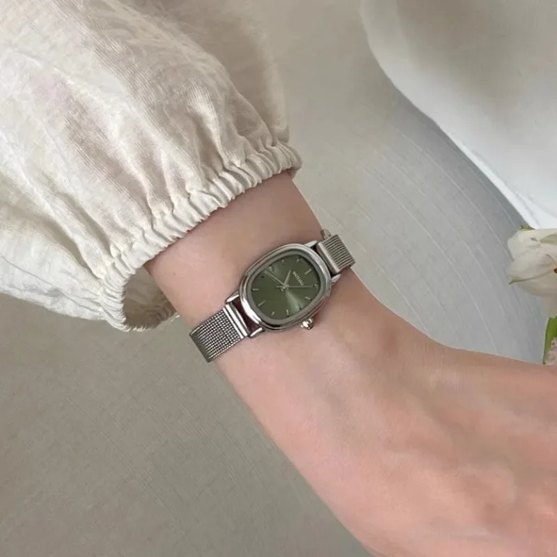 Luxury Watch Female - Kleine Oval Zifferblatt Grüne Uhr Einfache