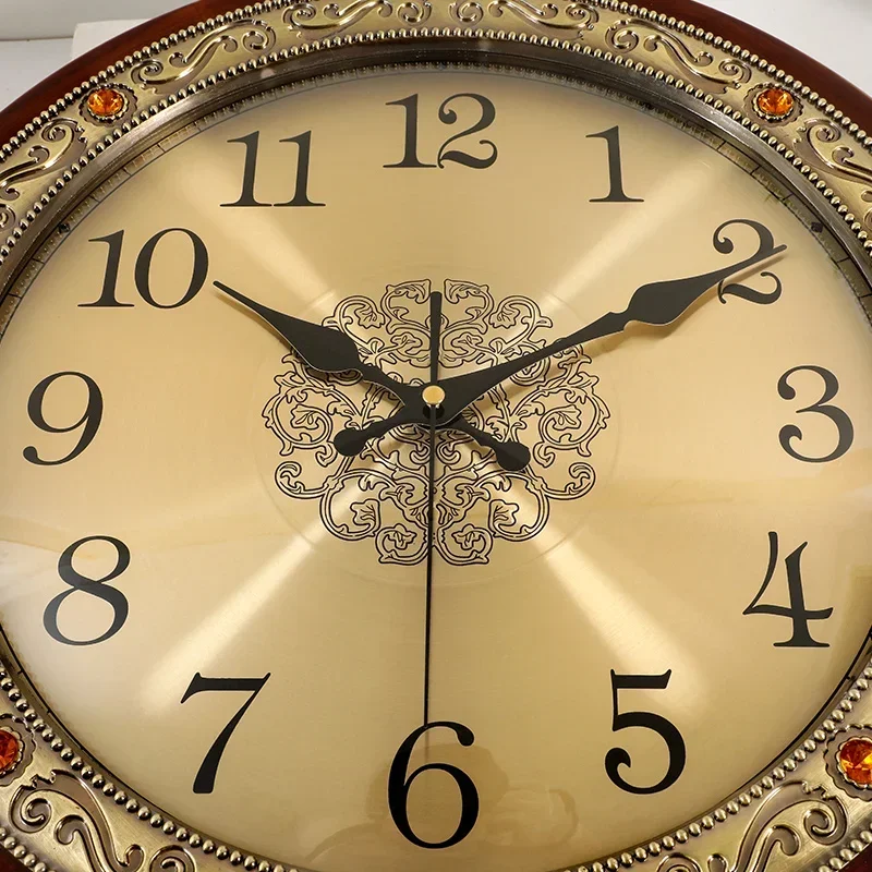 Luxuriöse Holz-Wanduhr Metall  – Luxury Watch Europe Bewertung und Preis