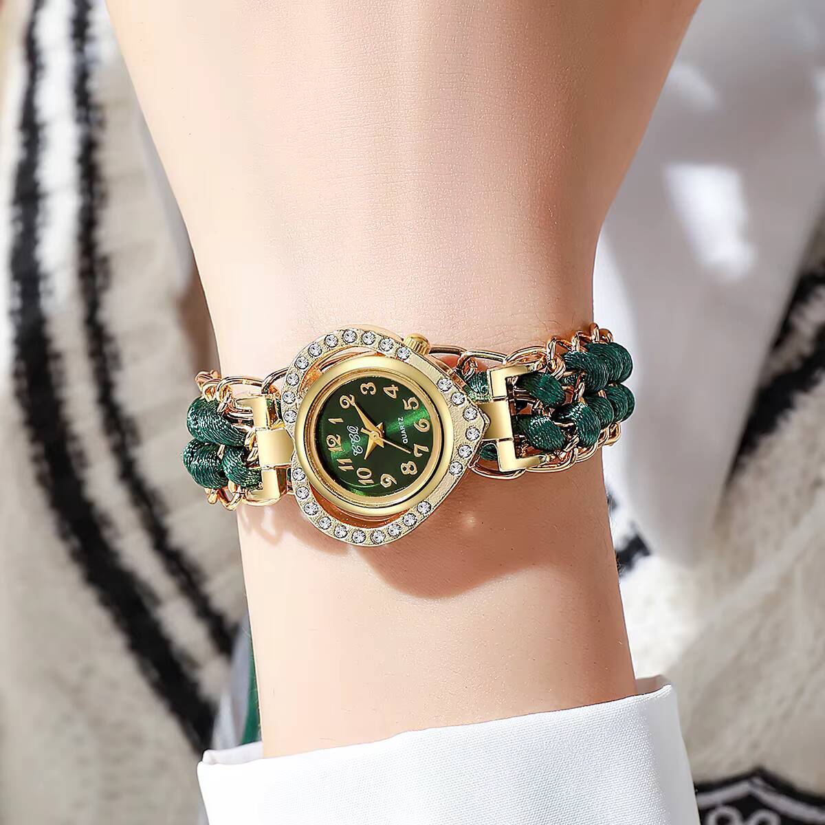 Mode Strass Herz Zifferblatt F – Open Heart Watch Bewertung und Preis