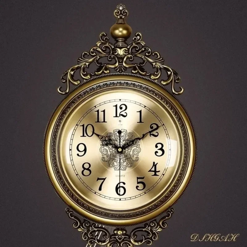 Große Luxuriöse Goldene Wanduh – Luxury Watch Europe Bewertung und Preis
