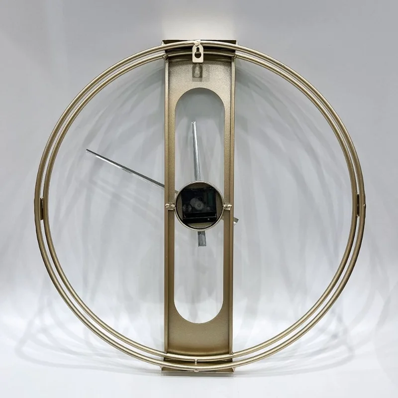 Minimalistische goldene Wanduh – Luxury Watch Europe Bewertung und Preis
