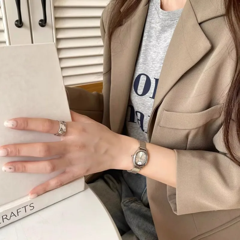 Kleine Oval Zifferblatt Grüne  – Luxury Watch Female Bewertung und Preis